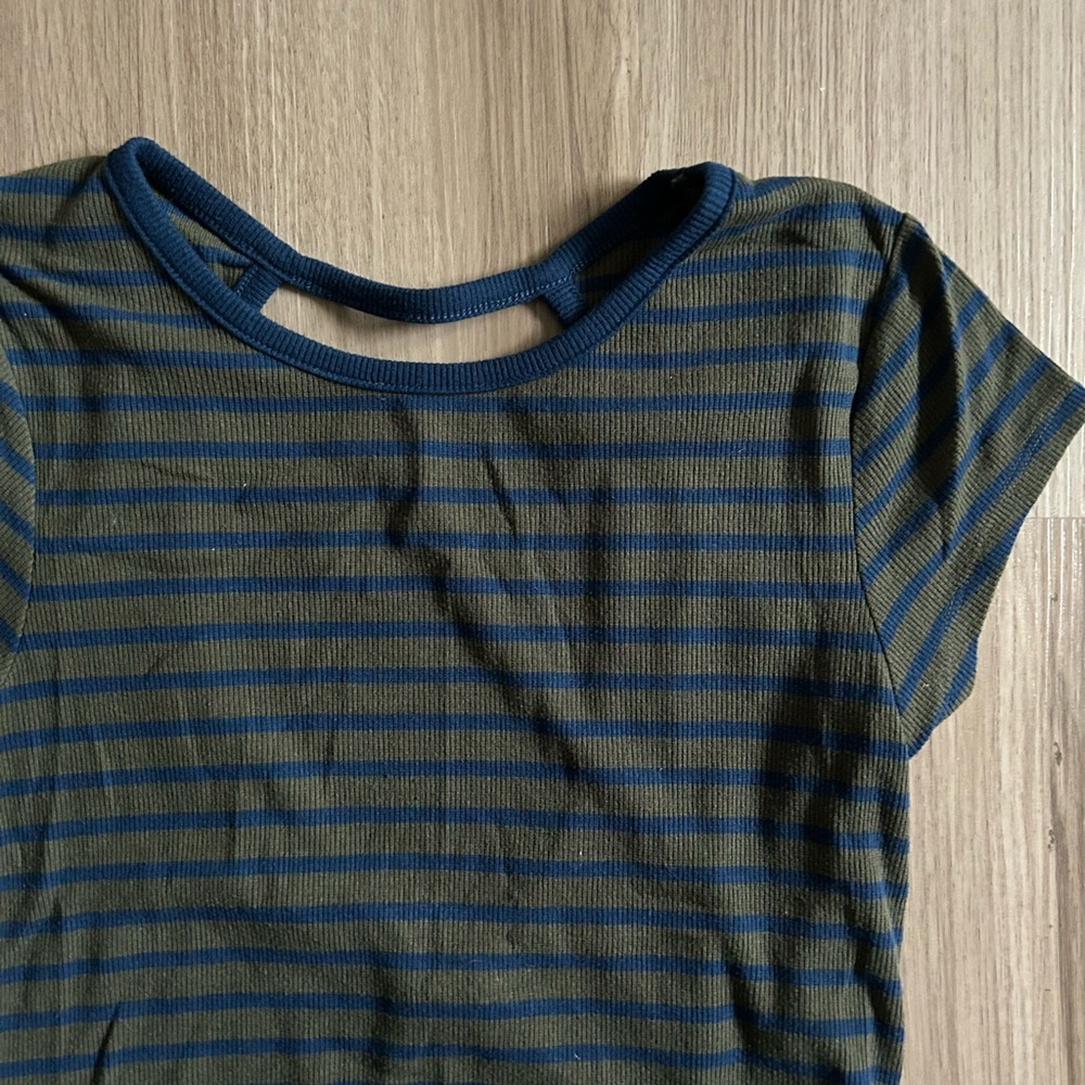 open back tee - Picture 2 of 4